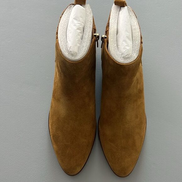 New Ivanka Trump Side Gore Ankle Booties in Avalie Almond Size 8.5 - Picture 3 of 7